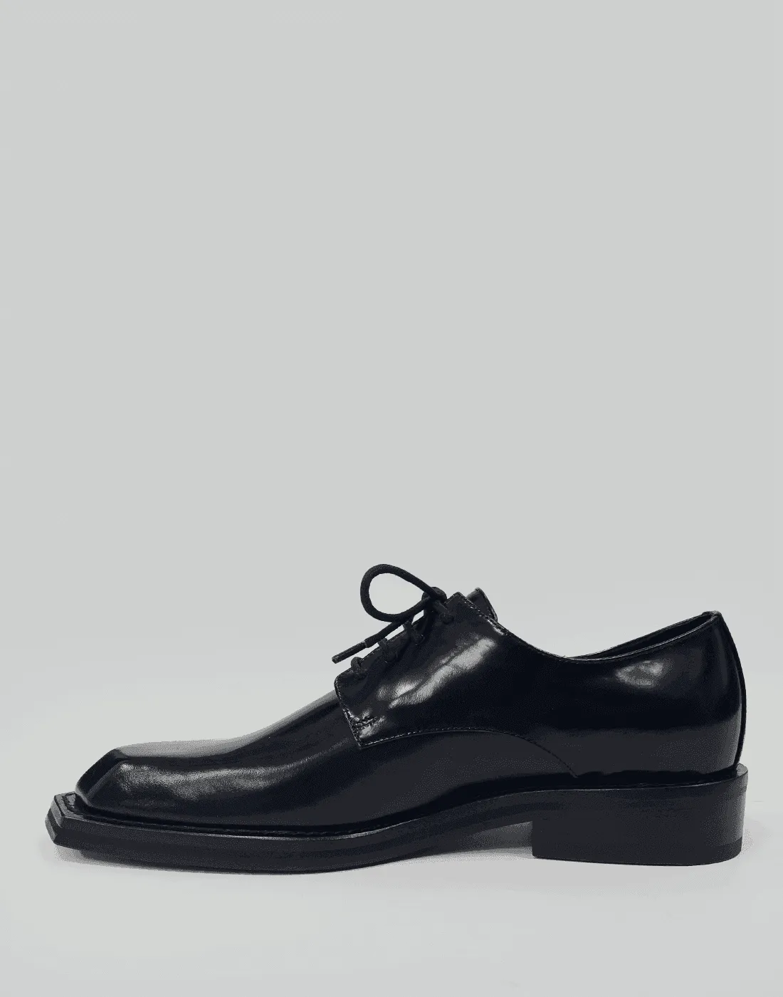 CHIESEL TOE DERBY