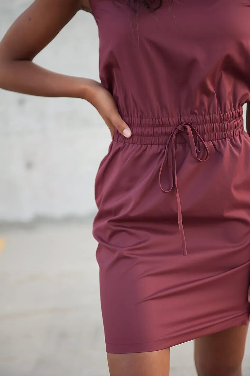 DOWNTOWN Lightweight Dress in Burgundy