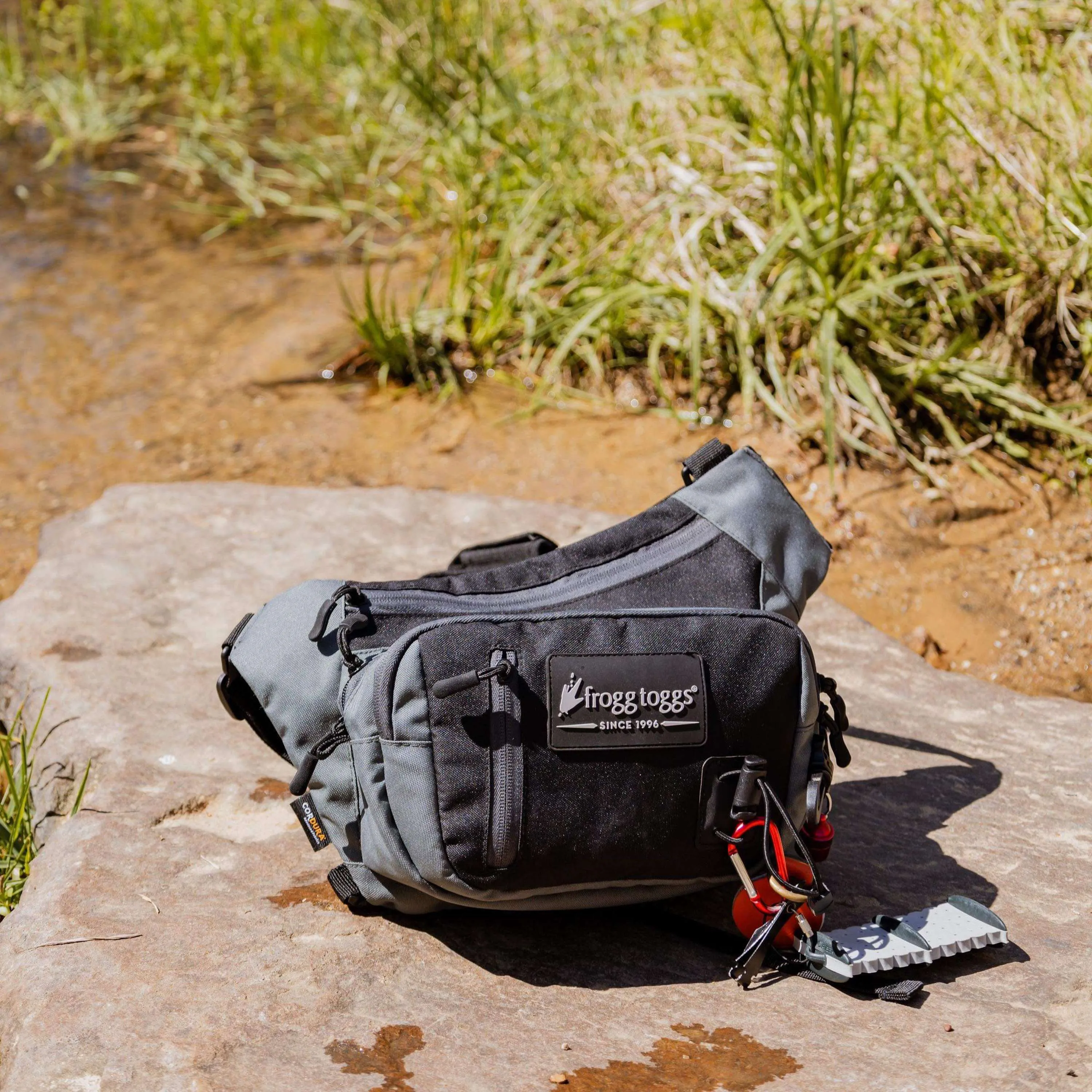 FROGG TOGGS FLATS SLING PACK SOLID ELEMENTS