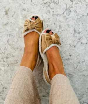 Marilyn Velvet Slipper