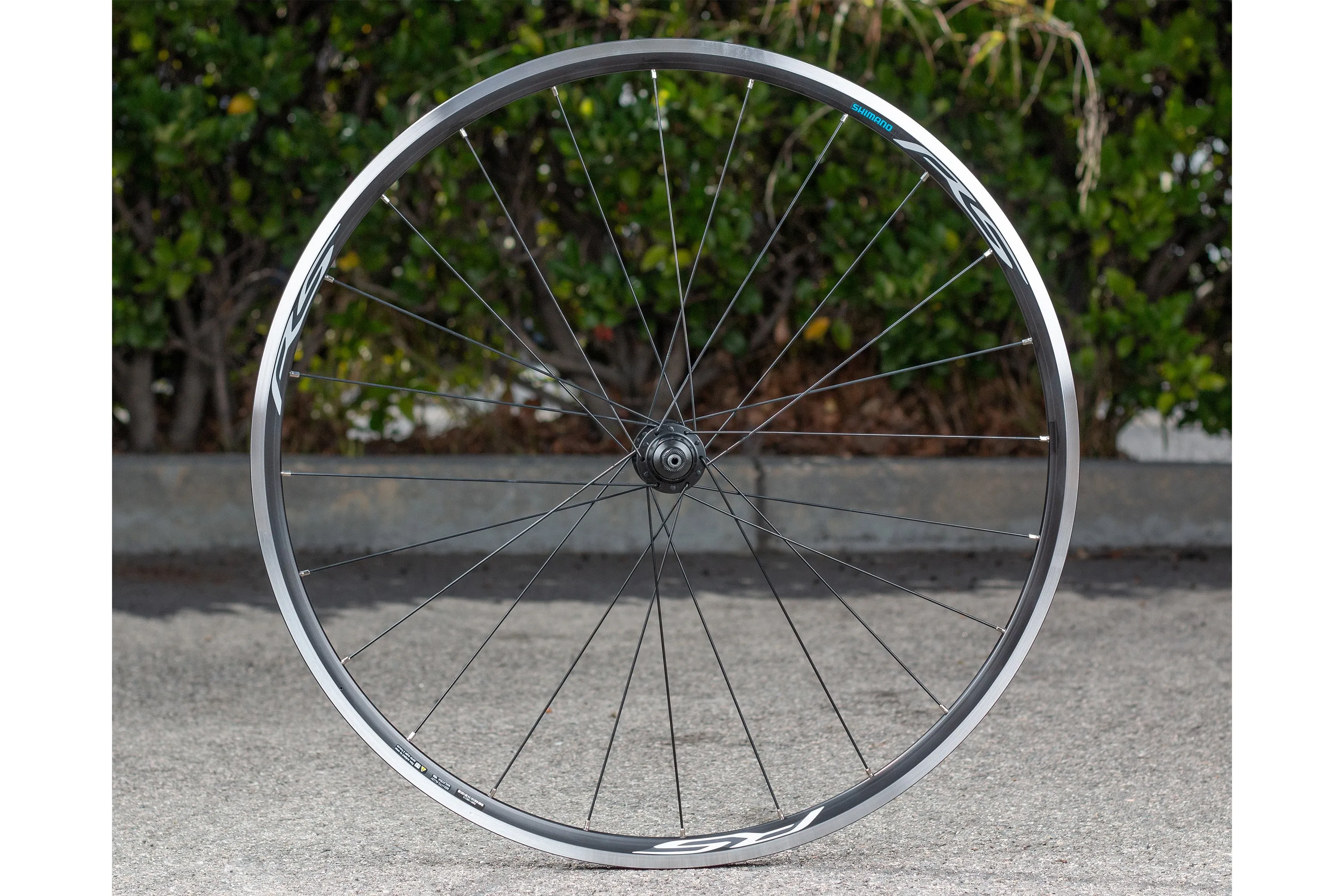 Shimano WH-RS100 rim brake wheelset w/opkge