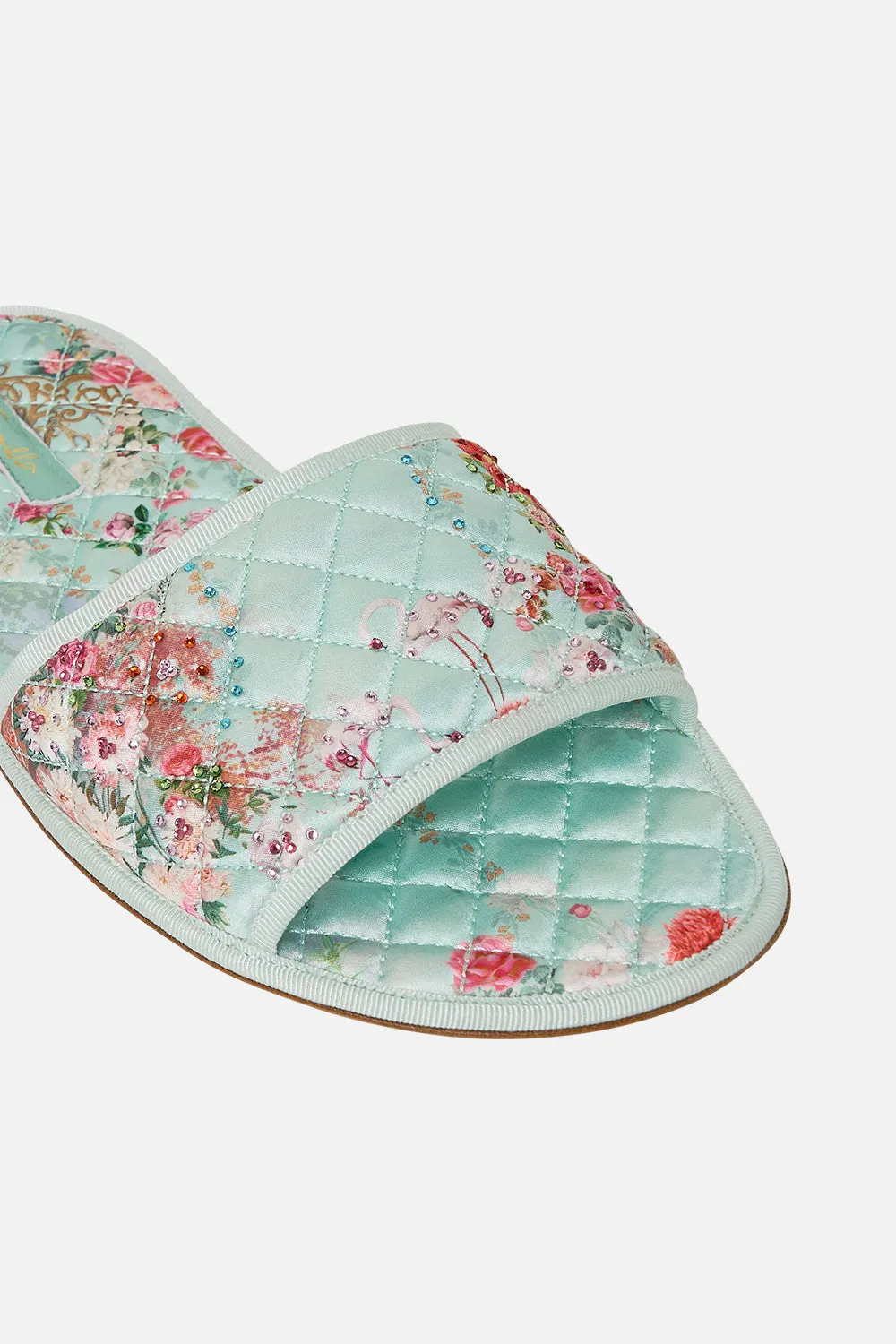 SLIPPERS WITH TRAVEL CASE THE JEWELLERY MUSEUM